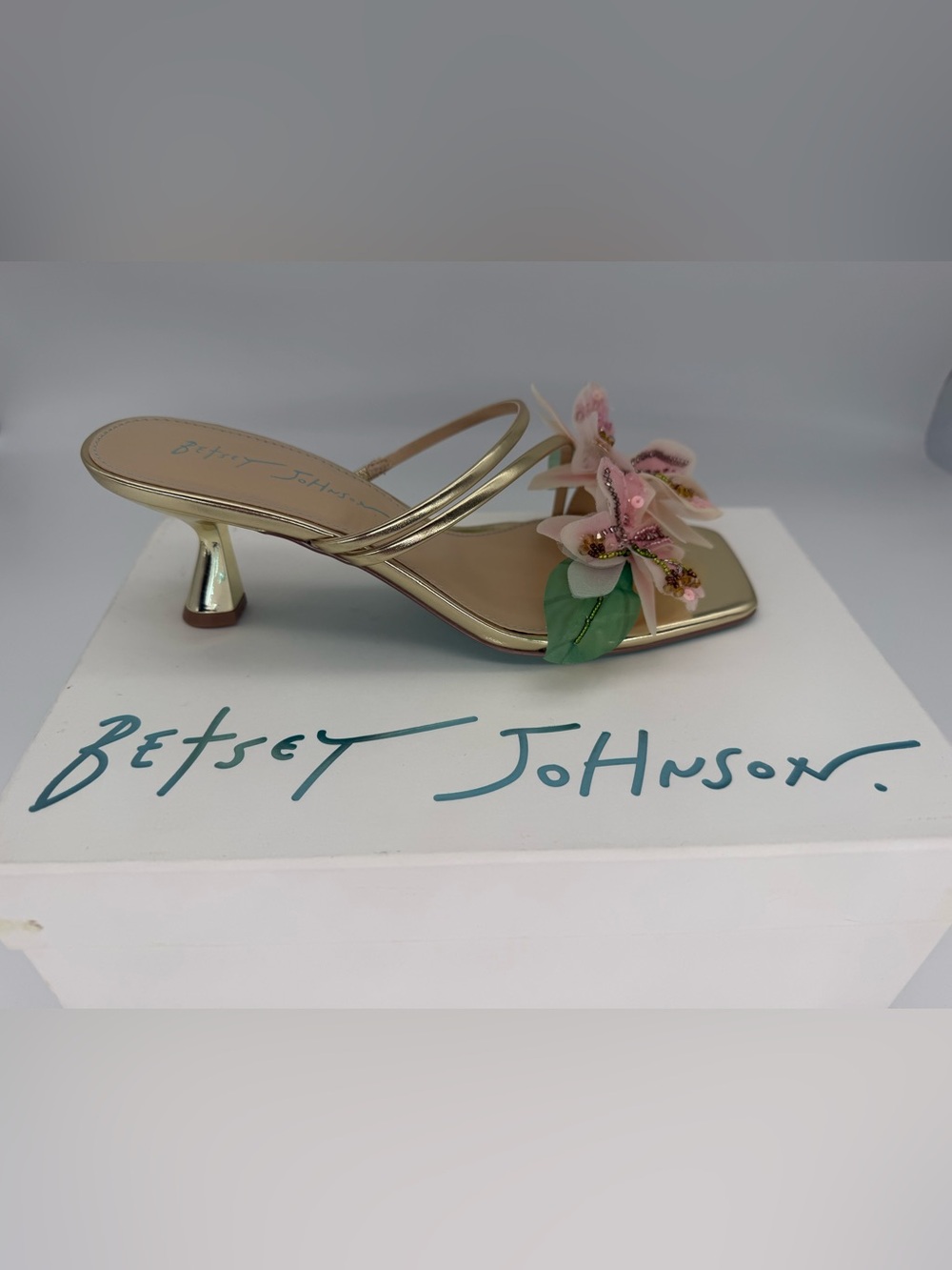 Betsey Johnson SB-Wells Gold Floral Embellished Kitten Heel Mules NIB 6.5